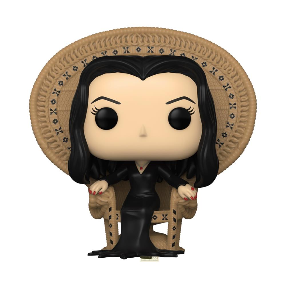 Figura de Morticia Addams con vestido negro sentada en silla de mimbre.