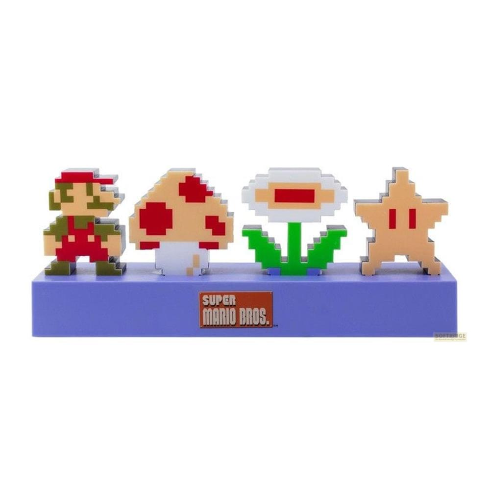 Pixel Mario, grzyb, kwiat i gwiazda na niebieskiej podstawie z logo Super Mario Bros.