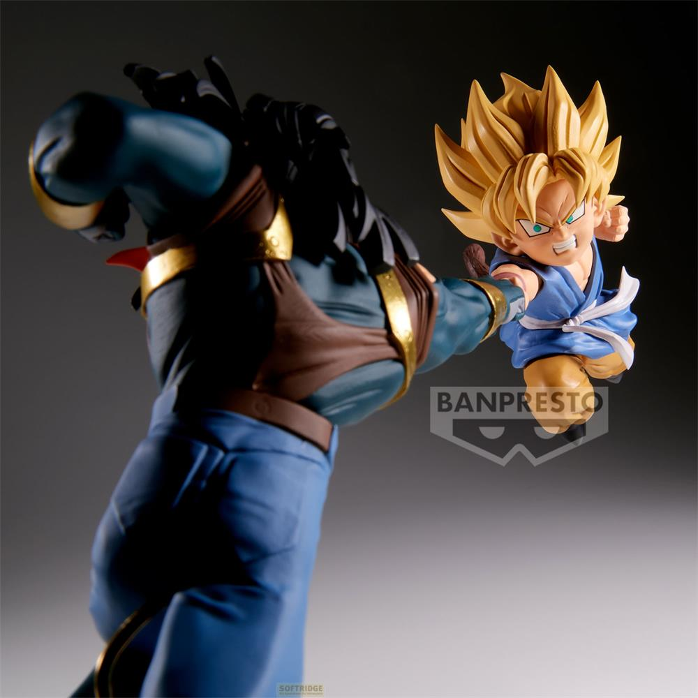 Figuras de acción de Goku y Freezer en pose de batalla.