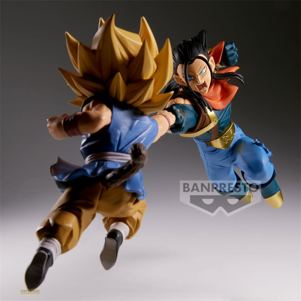 Dos figuras de anime en acción, una de pelo amarillo golpea, la otra de azul y naranja contraataca.
