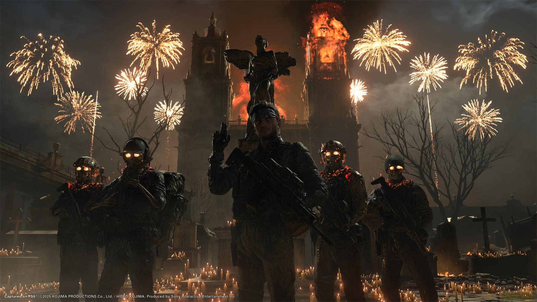 Skelett-Soldaten stehen vor brennender Kirche, Feuerwerk, Kerzen, Friedhof.