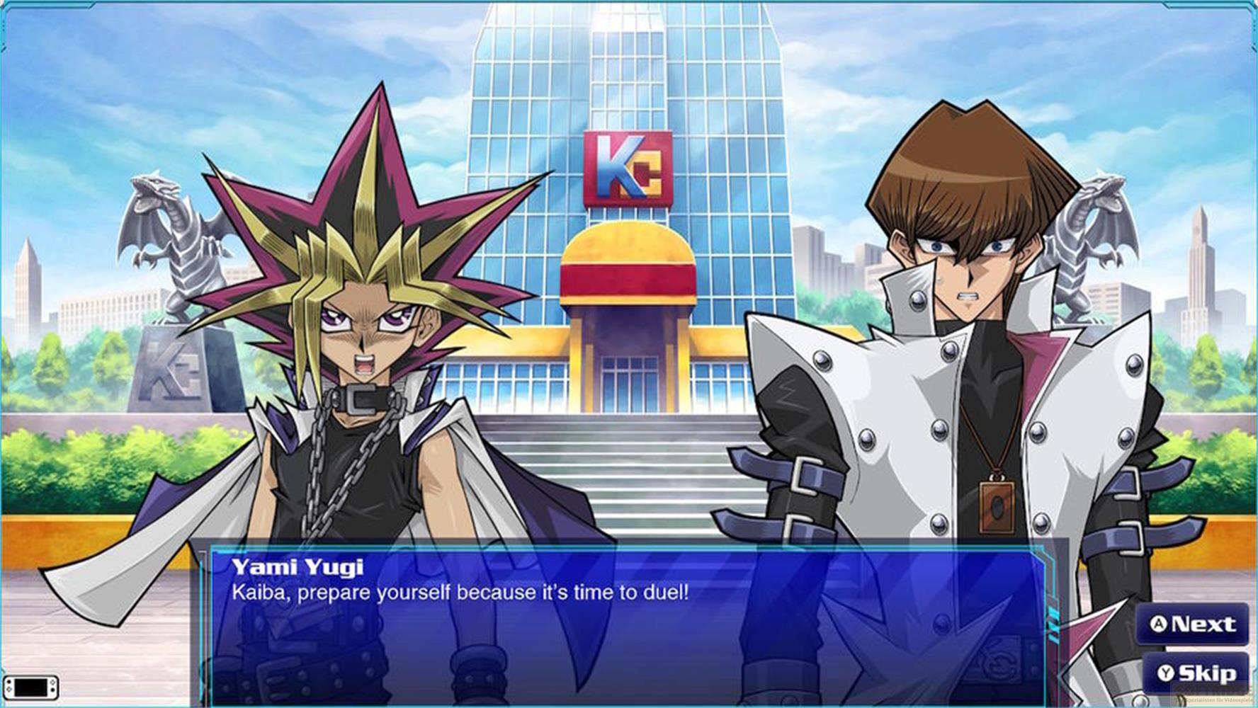 Yami Yugi e Kaiba si trovano davanti a un edificio con il logo KC.