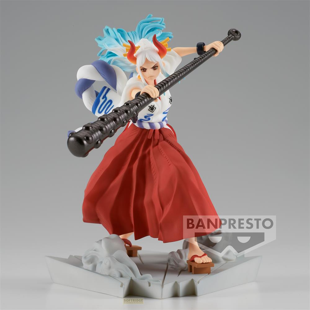 Una figura de pelo blanco, cuernos rojos y bastón, con falda roja.