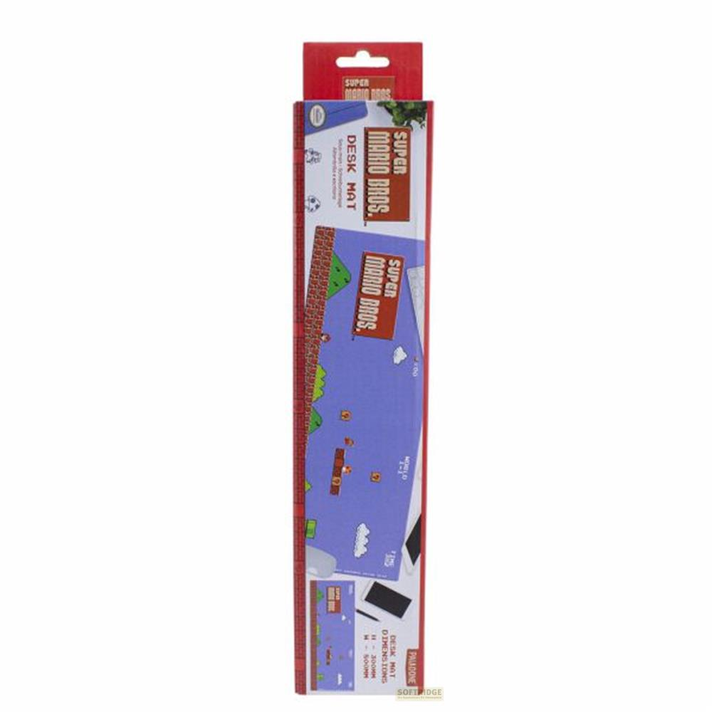 Super Mario Bros Schreibtischmatte mit Spielelementen und Wolken.