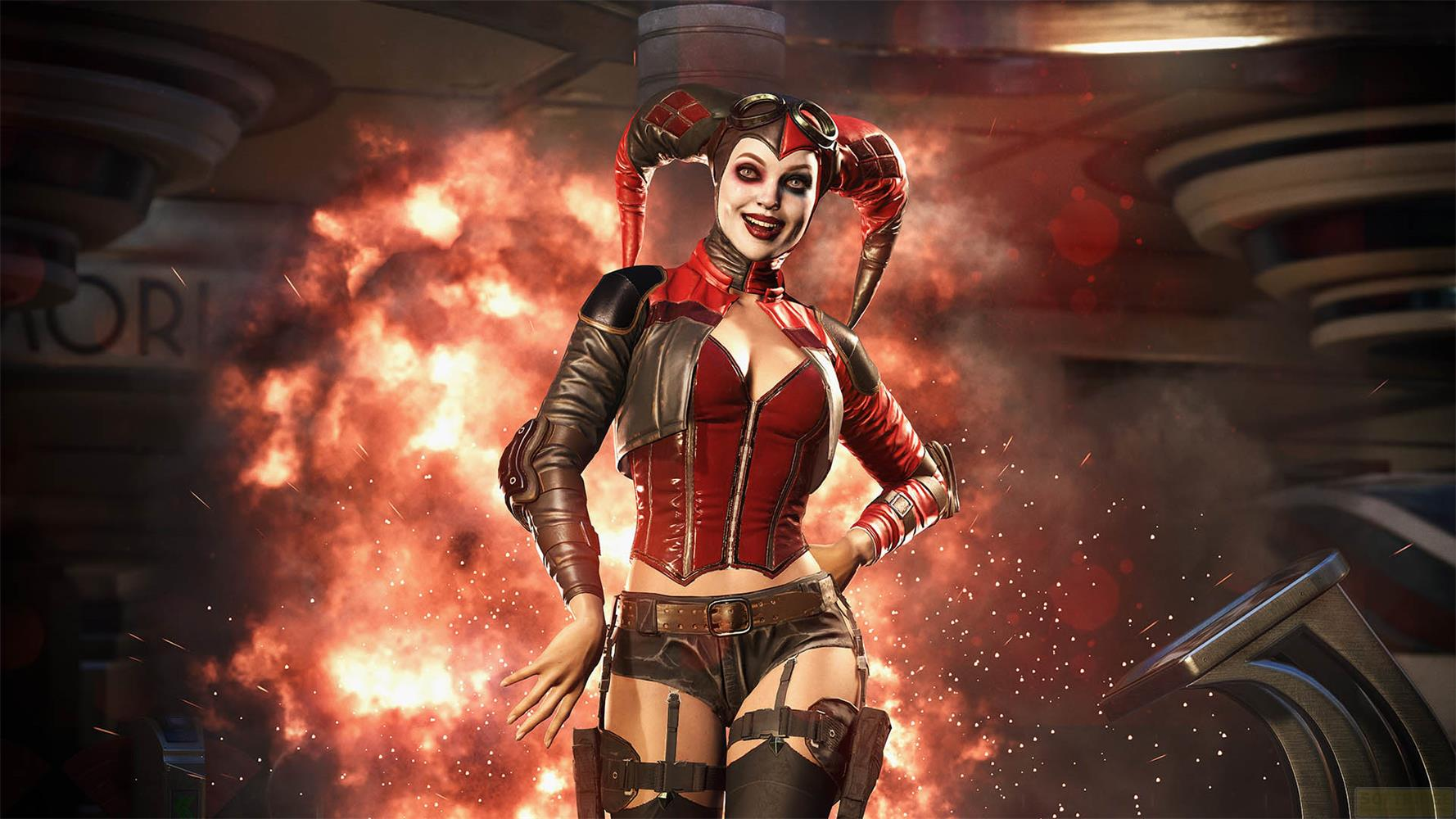 Harley Quinn mit roten Hörnern, einem roten Korsett und schwarzen Shorts steht vor einer Explosion.