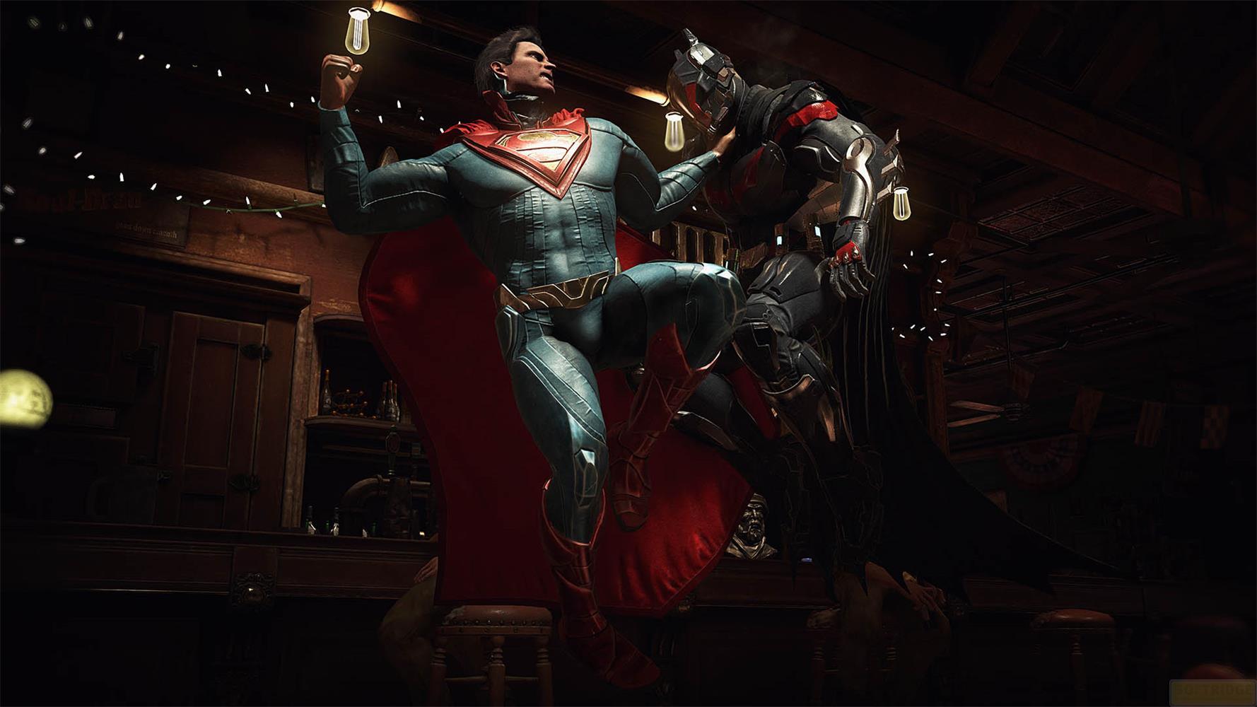 Superman und Batman kämpfen in einer dunklen Taverne unter Lichterketten.