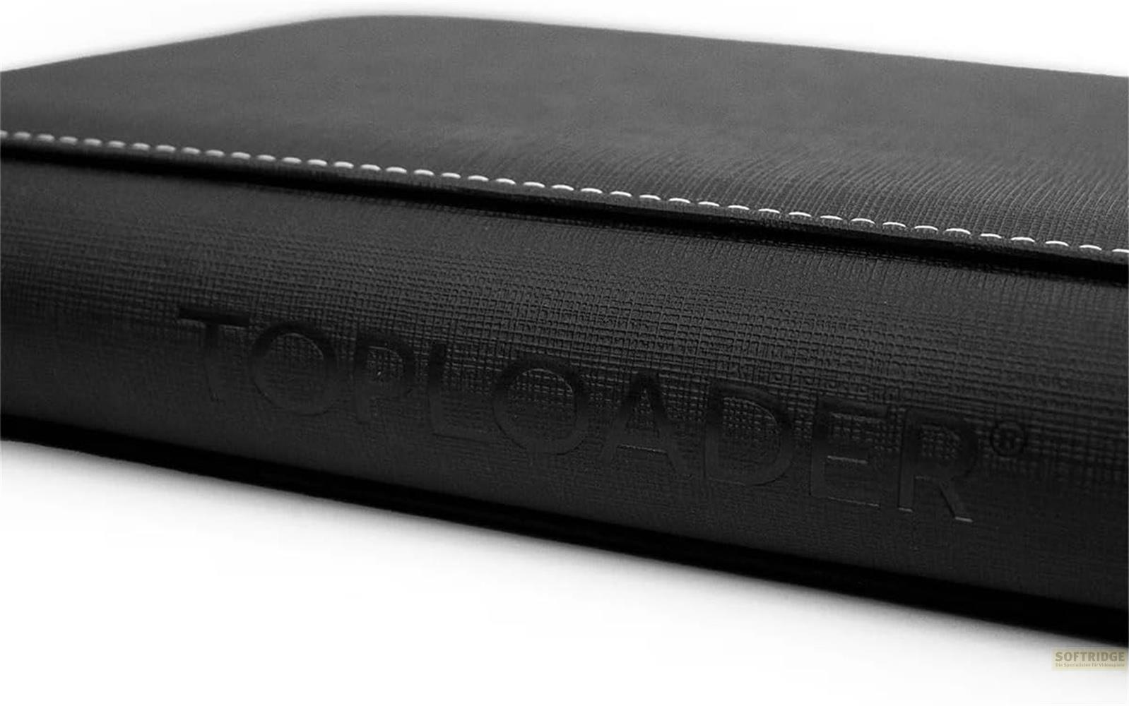 Schwarze Tasche mit weißer Naht und geprägtem Schriftzug TOPLOADER.