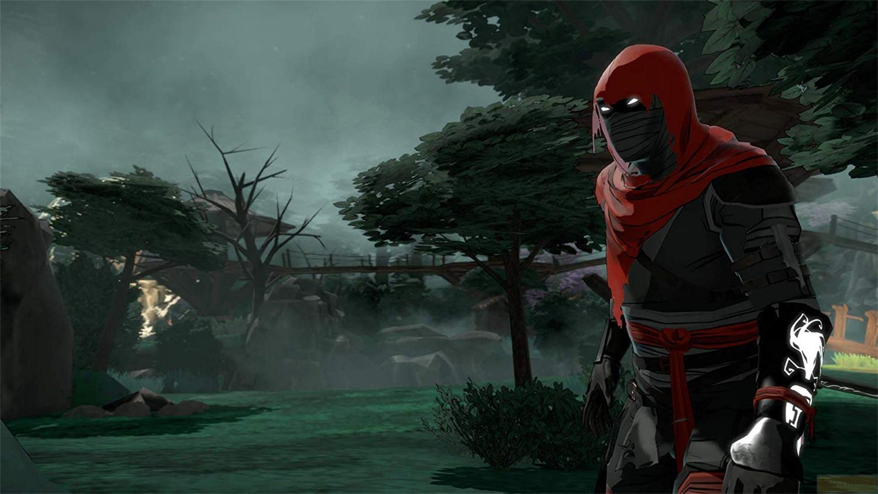 Ein Ninja in Rot und Schwarz steht im Freien mit Bäumen und Nebel.