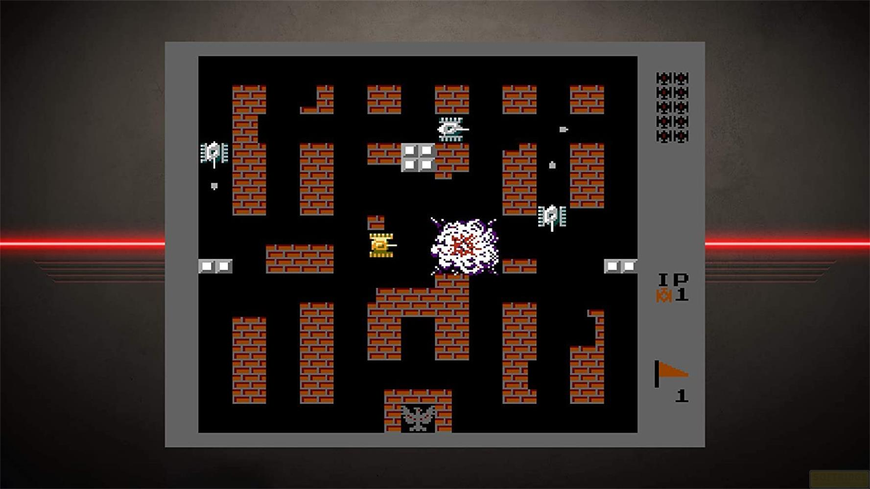 Pixel-Grafik: Taktisches Spiel mit Panzern, Ziegelmauern, Explosionen und Spielstandanzeige.