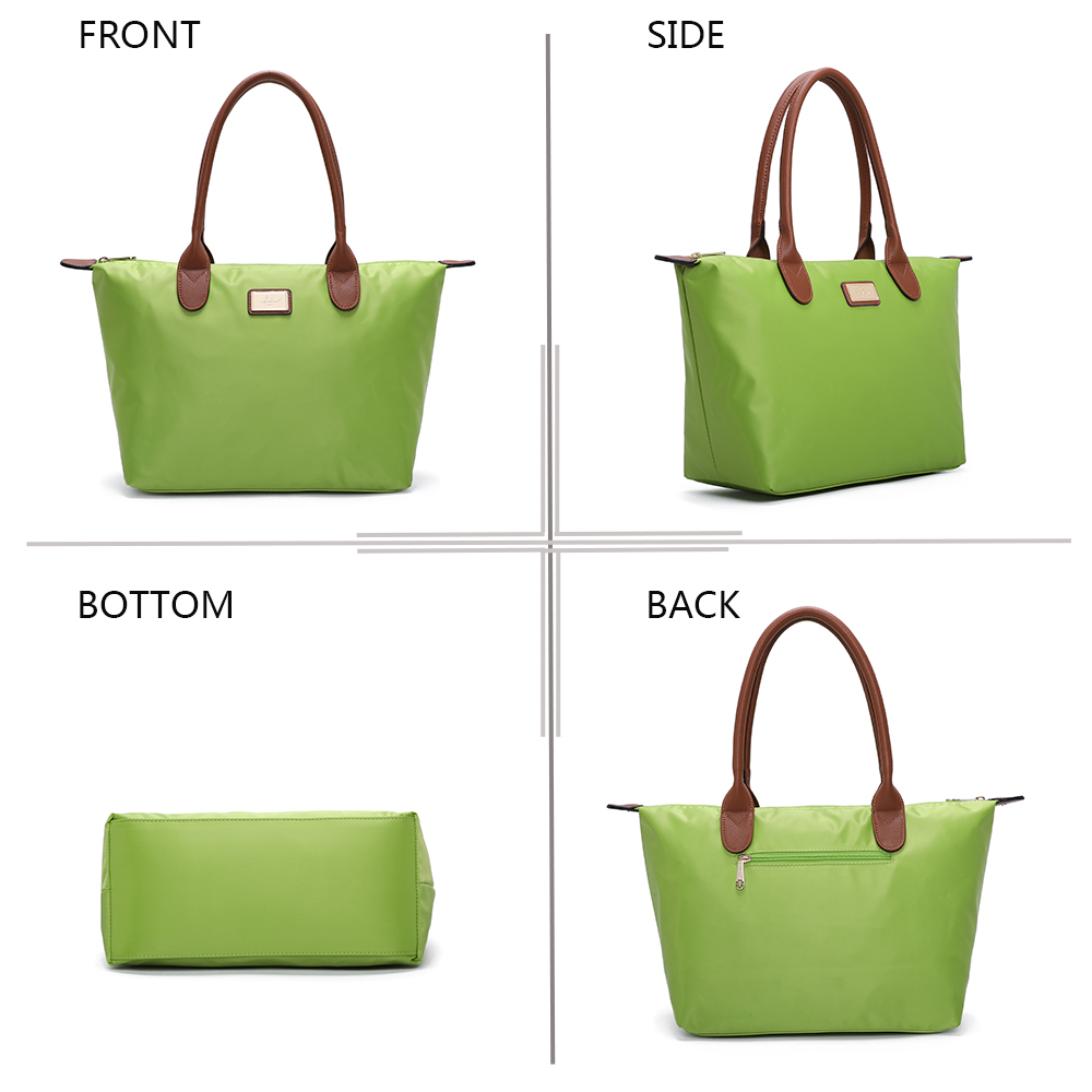 Eine hellgrüne Tasche mit braunen Henkeln aus vier Ansichten: Vorder-, Seiten-, Boden- und Rückansicht.