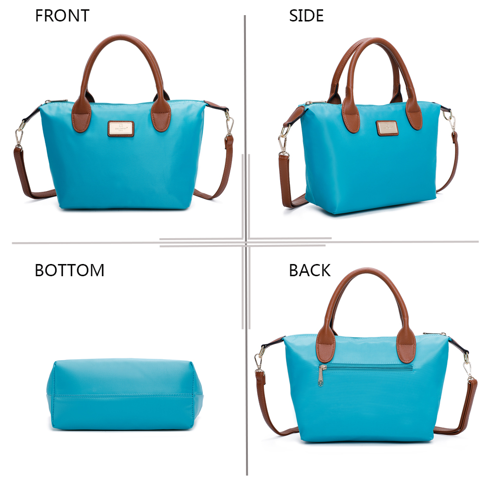 Un bolso tote turquesa con asas marrones se muestra desde cuatro ángulos: frente, lado, fondo y parte trasera.