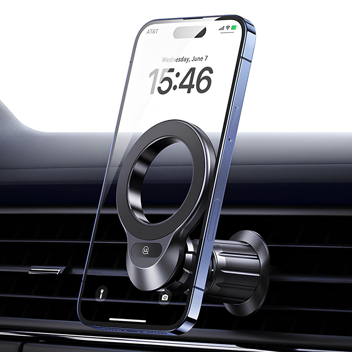 Uno smartphone è tenuto da un supporto magnetico sulla bocchetta dell'aria dell'auto.