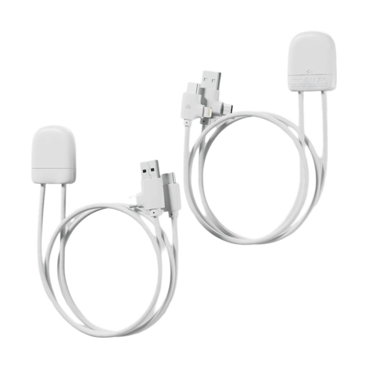 Zwei weiße Ladekabel mit USB-A- und USB-C-Anschlüssen auf weißem Hintergrund.