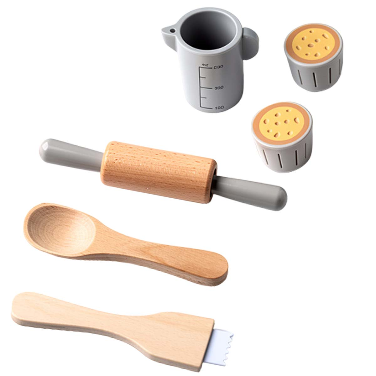 Holz-Küchenutensilien: Messbecher, Nudelholz, Löffel und Spatel.