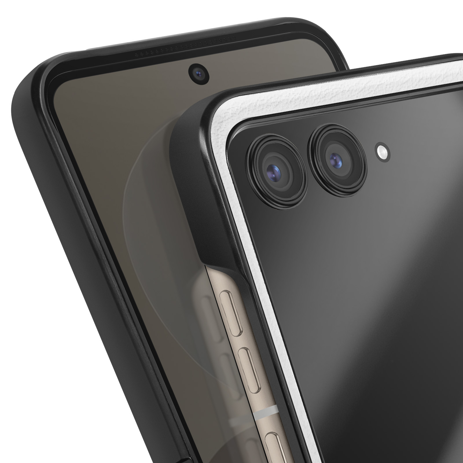 Due smartphone neri uno accanto all'altro. Un telefono ha due fotocamere.