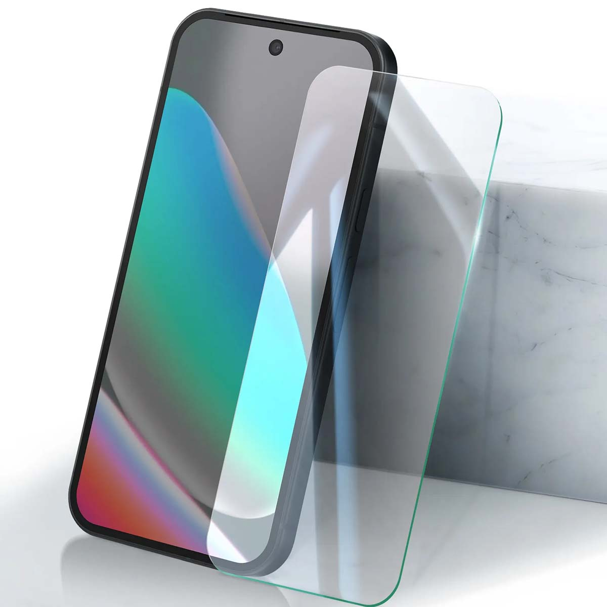 Un smartphone con protector de pantalla al lado.