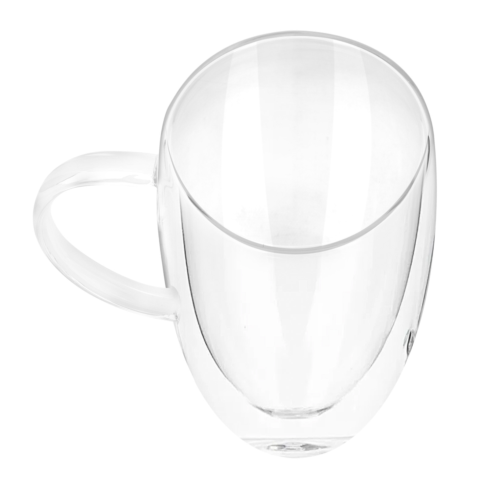 Eine transparente doppelwandige Glas-Tasse mit Henkel auf weißem Hintergrund.