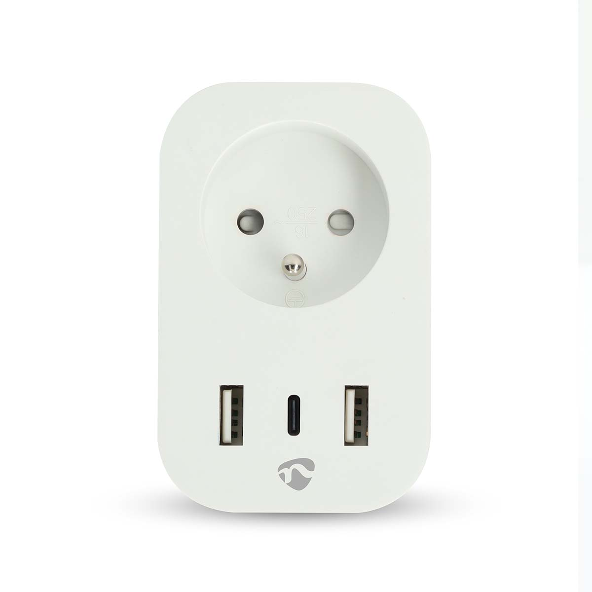 Adattatore da viaggio bianco con una presa e due porte USB.