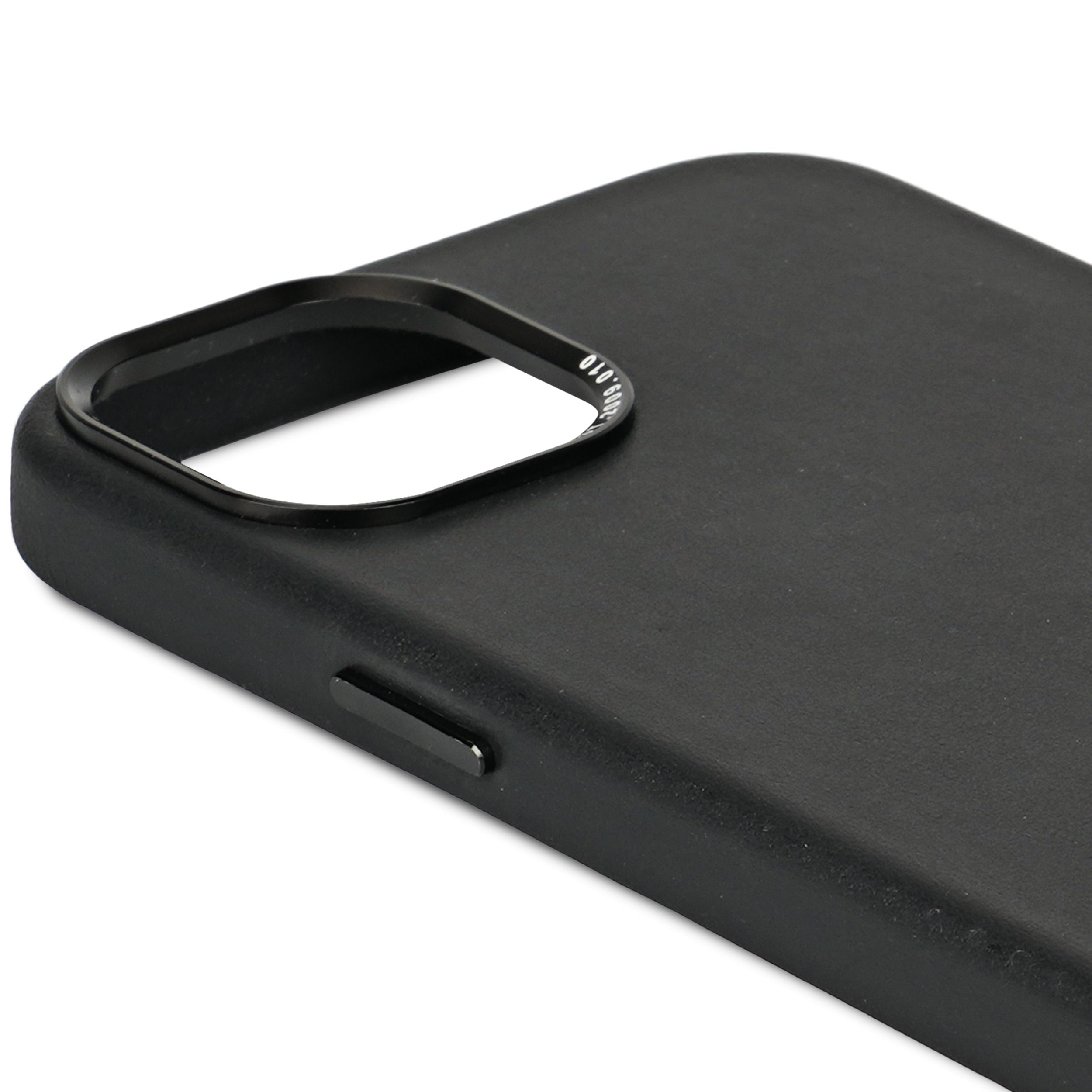 Custodia nera per telefono con anello metallico attorno al ritaglio della fotocamera e testo.