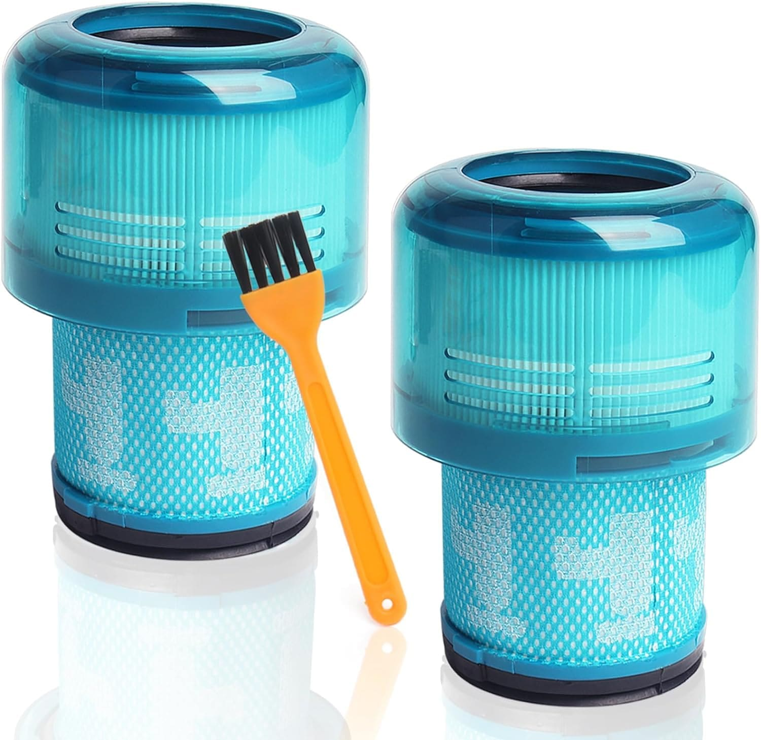 Zwei blaue Staubsaugerfilter mit einem kleinen orangefarbenen Reinigungsbürstchen.