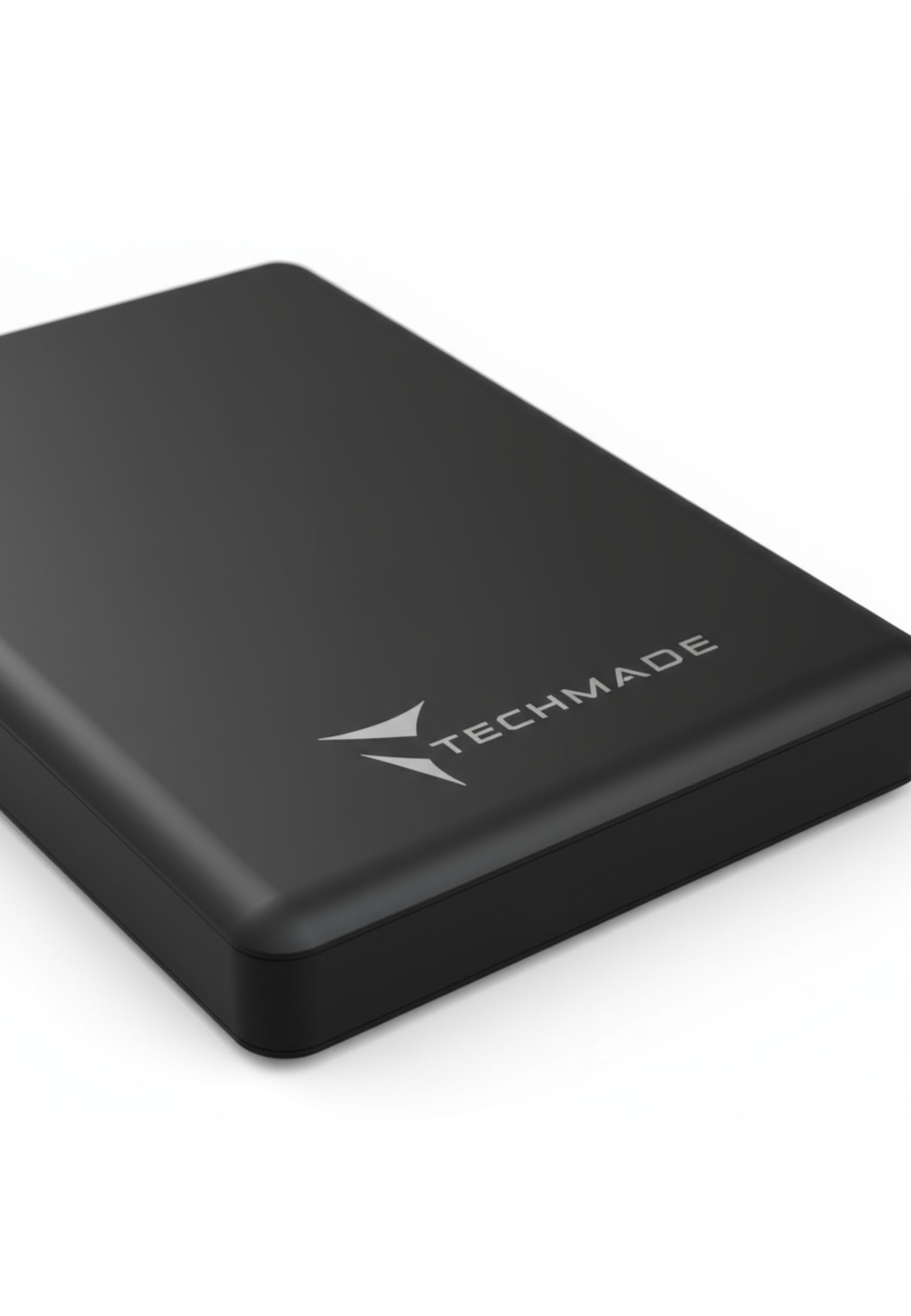 Un hard disk esterno nero Techmade su sfondo bianco.