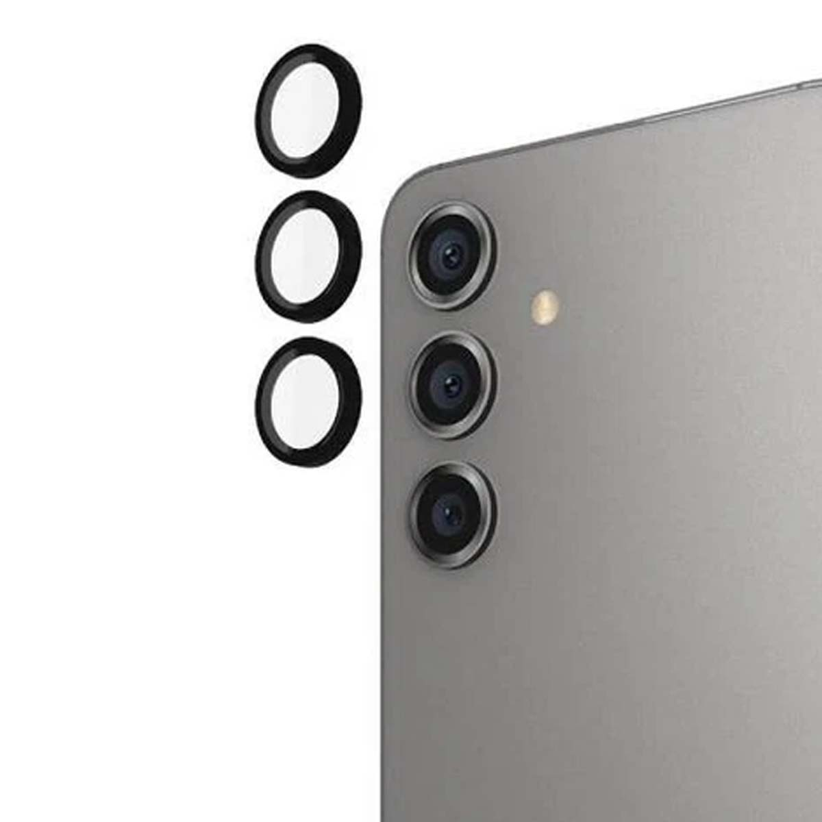 Tre anelli neri accanto alla fotocamera di un telefono.