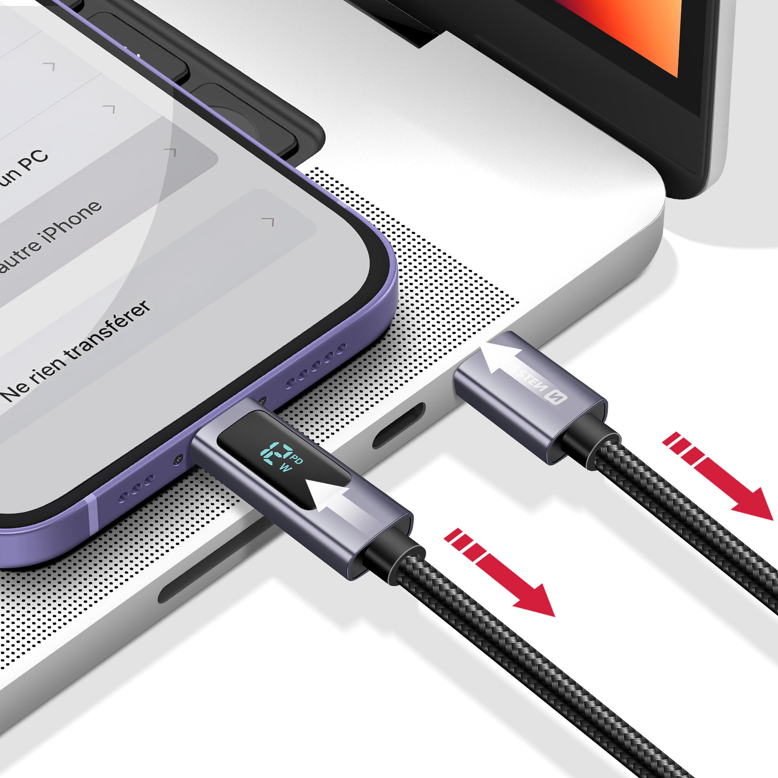 Un câble de chargement avec écran numérique est branché à un ordinateur portable, avec un autre câble à côté.