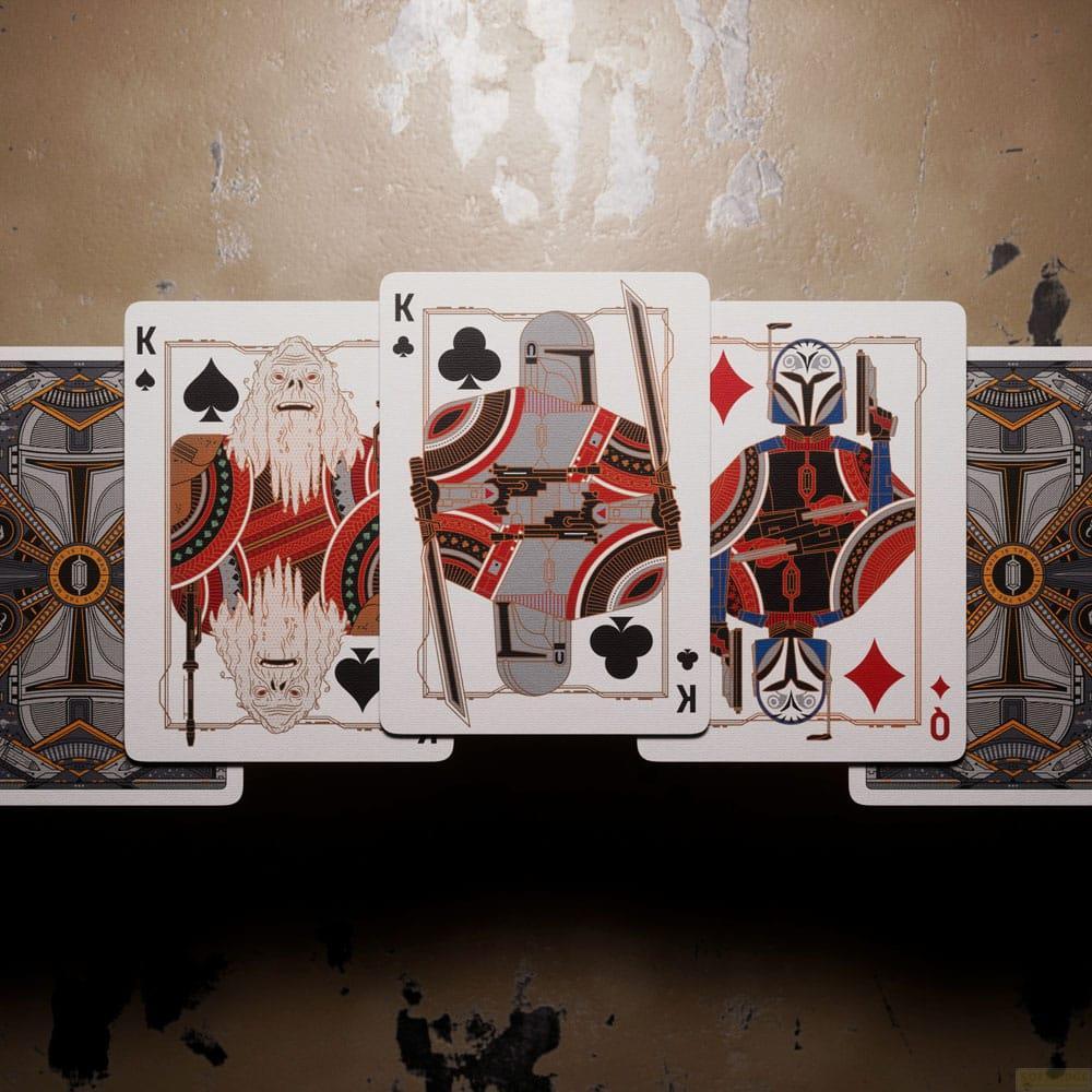 Trois cartes à jouer : Roi de Pique, Roi de Trèfle et Roi de Carreau.