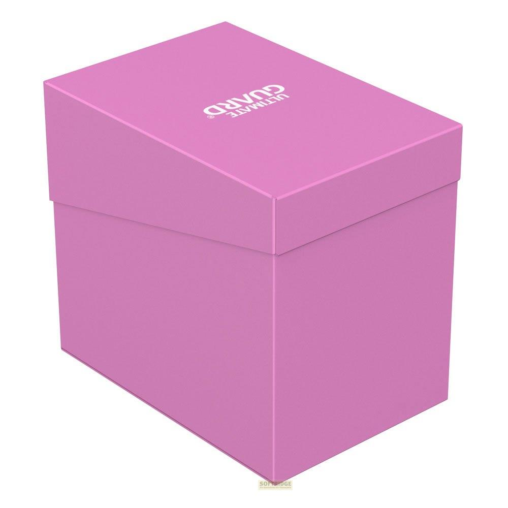 Une boîte de rangement rose avec couvercle, logo "Ultimate Guard".