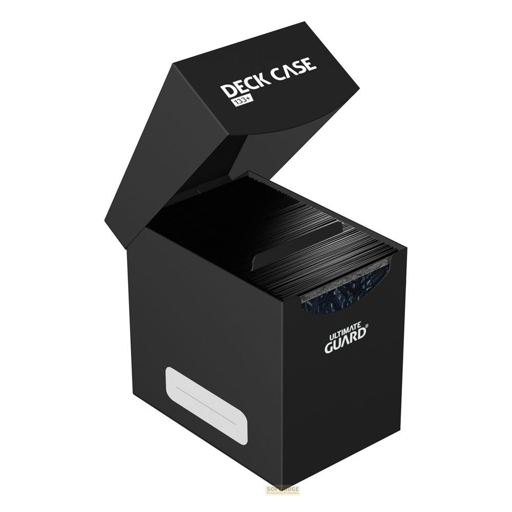 Boîte noire pour jeux de cartes, couvercle ouvert, remplie de protège-cartes.