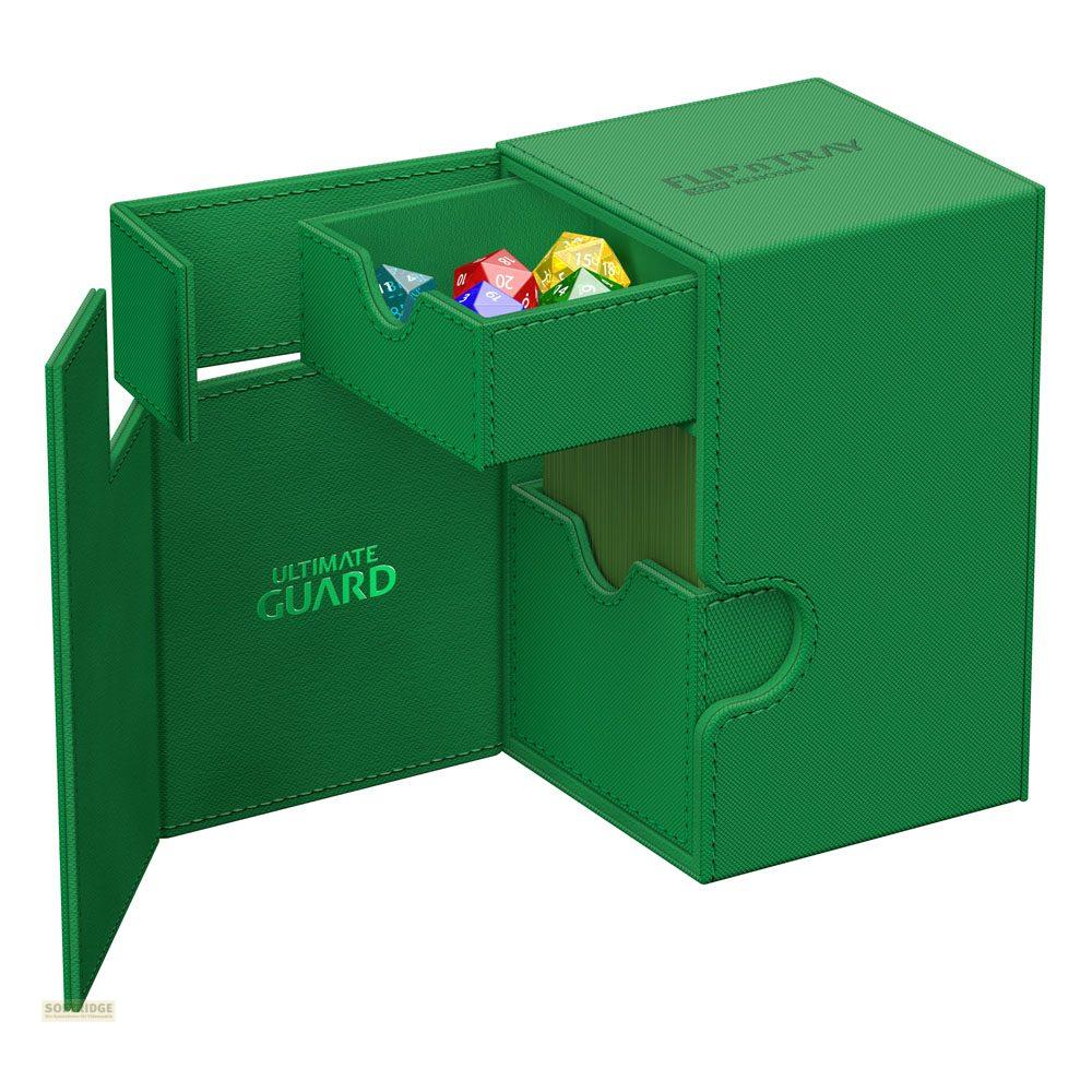 Boîte de deck Ultimate Guard verte avec dés dans le compartiment supérieur. Fond blanc.