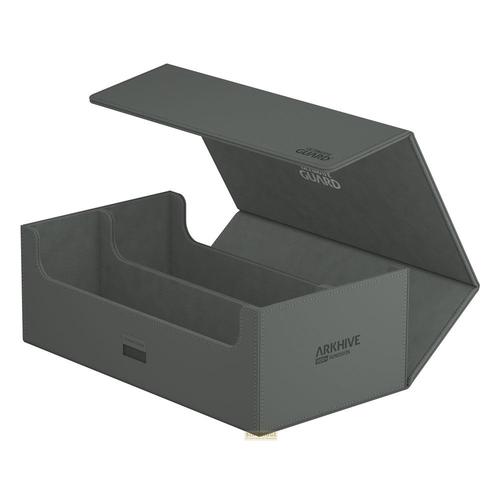 Porte-cartes gris à deux compartiments avec couvercle ouvert.