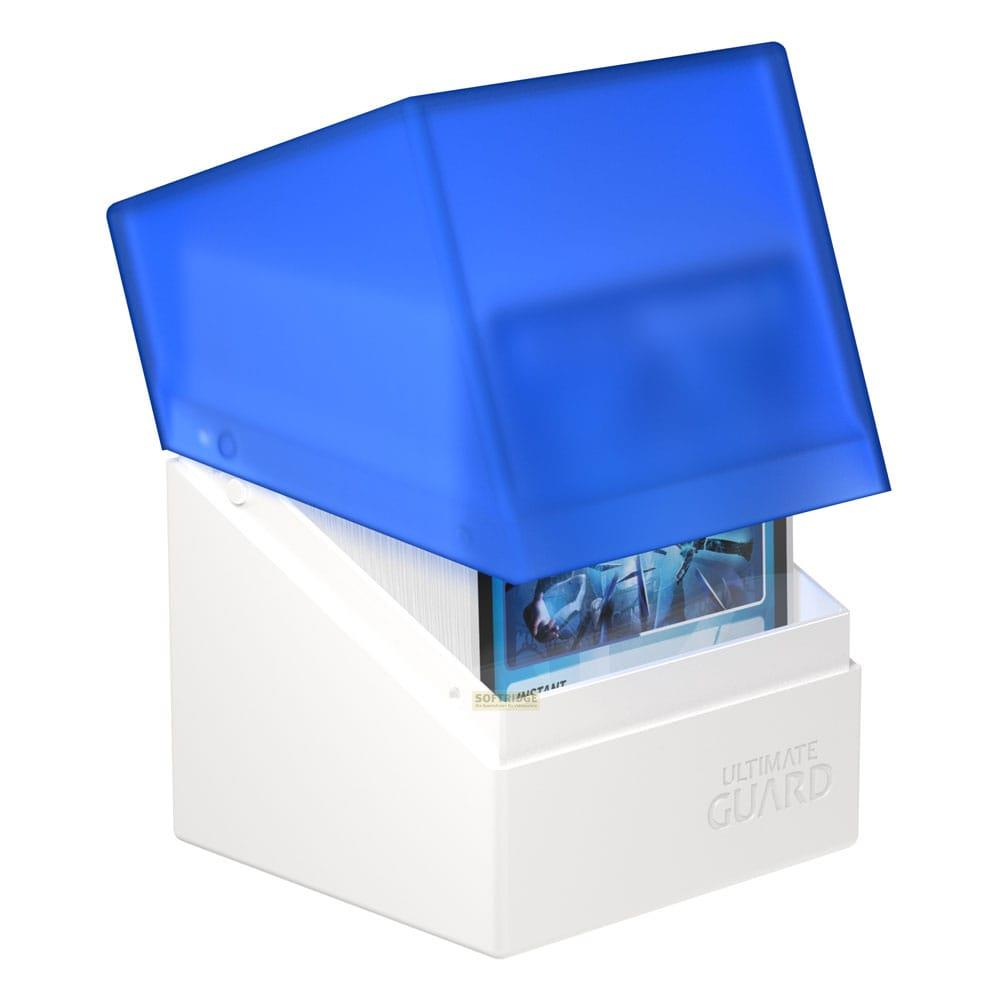 Un porte-cartes blanc avec un couvercle bleu, montrant l'image d'une carte de jeu.
