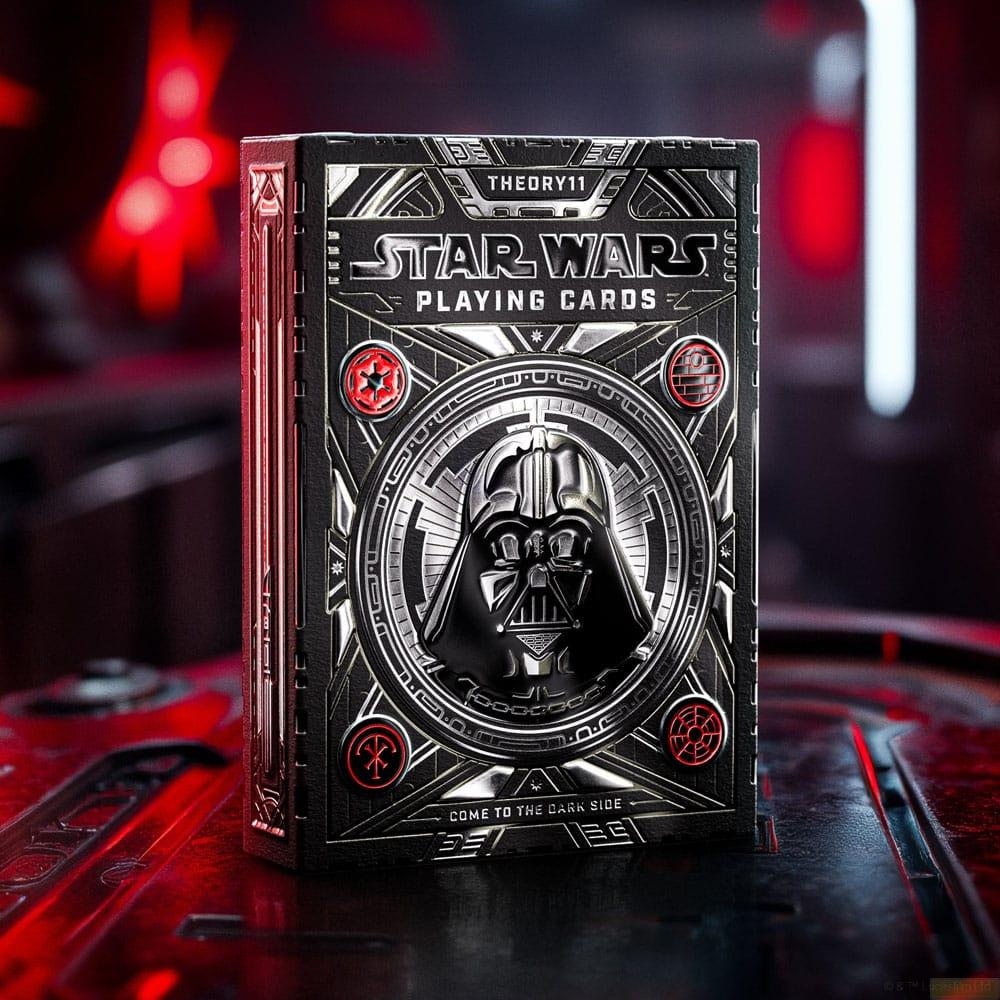 Schwarze Star Wars Theory 11 Spielkartenschachtel mit Darth Vaders Helmrelief.