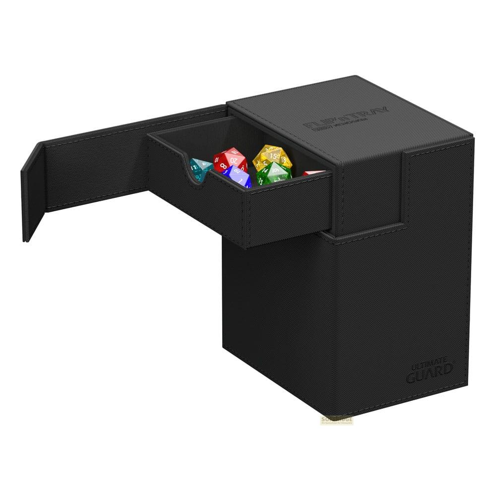 Schwarze Würfelbox mit ausziehbarer Schublade, gefüllt mit bunten Würfeln.