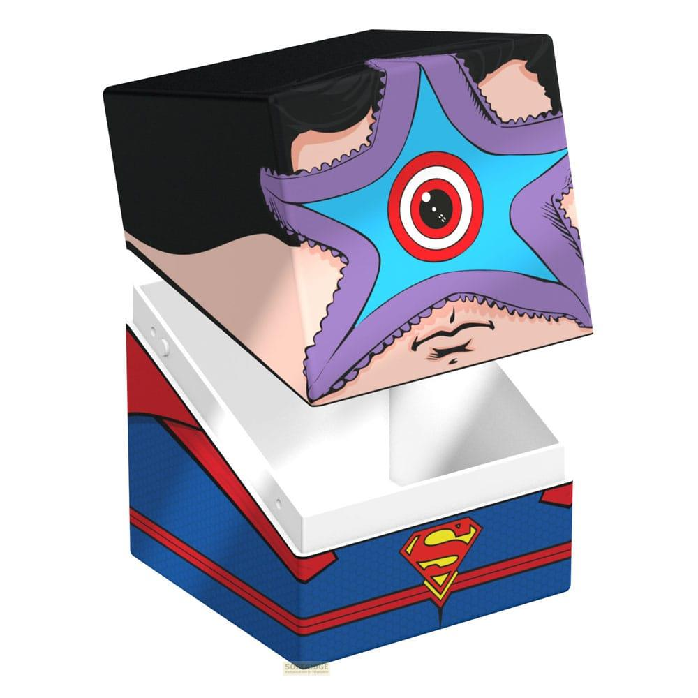 Boîte à costumes de Superman avec une étoile bleue sur le couvercle.