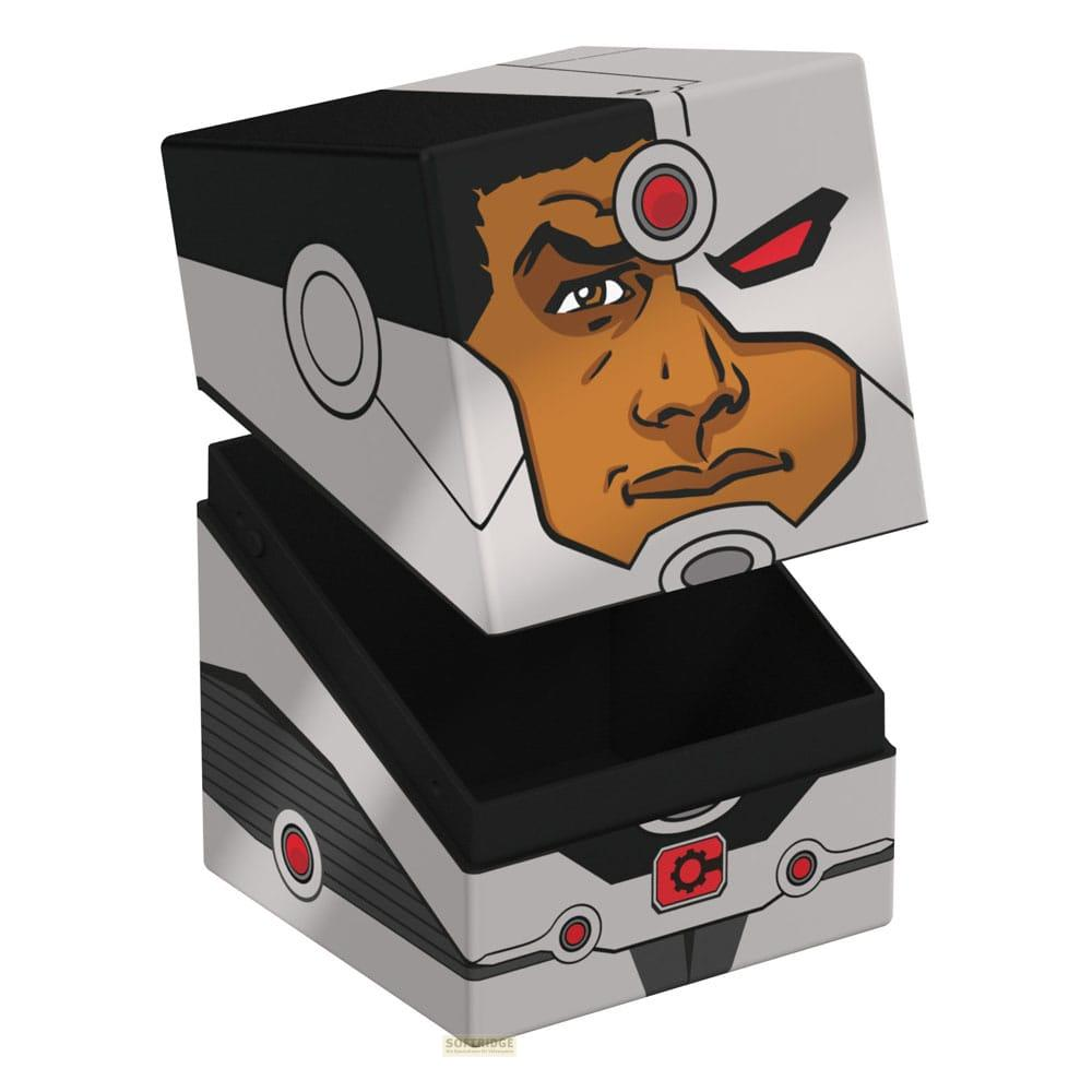 Une boîte de rangement sur le thème de Cyborg avec son visage sur le couvercle et des détails tech.