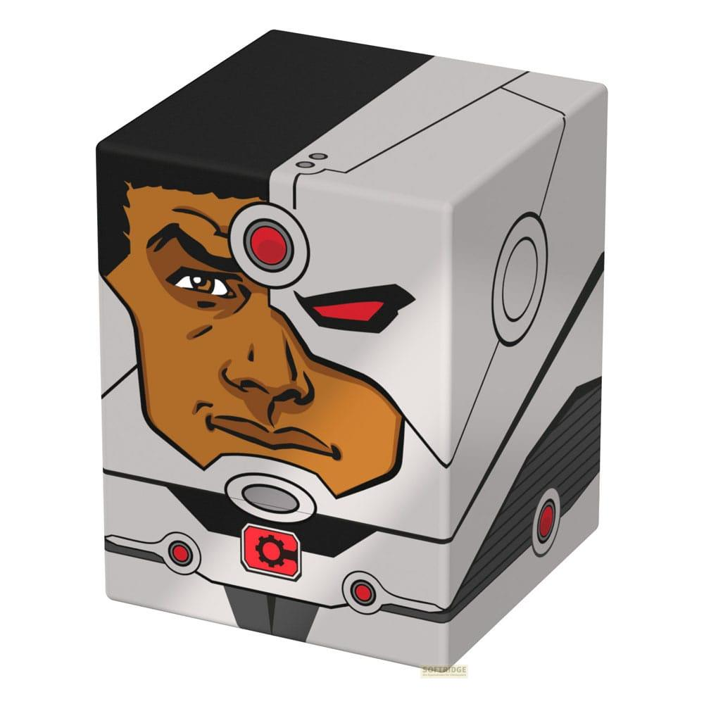 Un cube affiche le visage de Cyborg, mi-humain, mi-mécanique.
