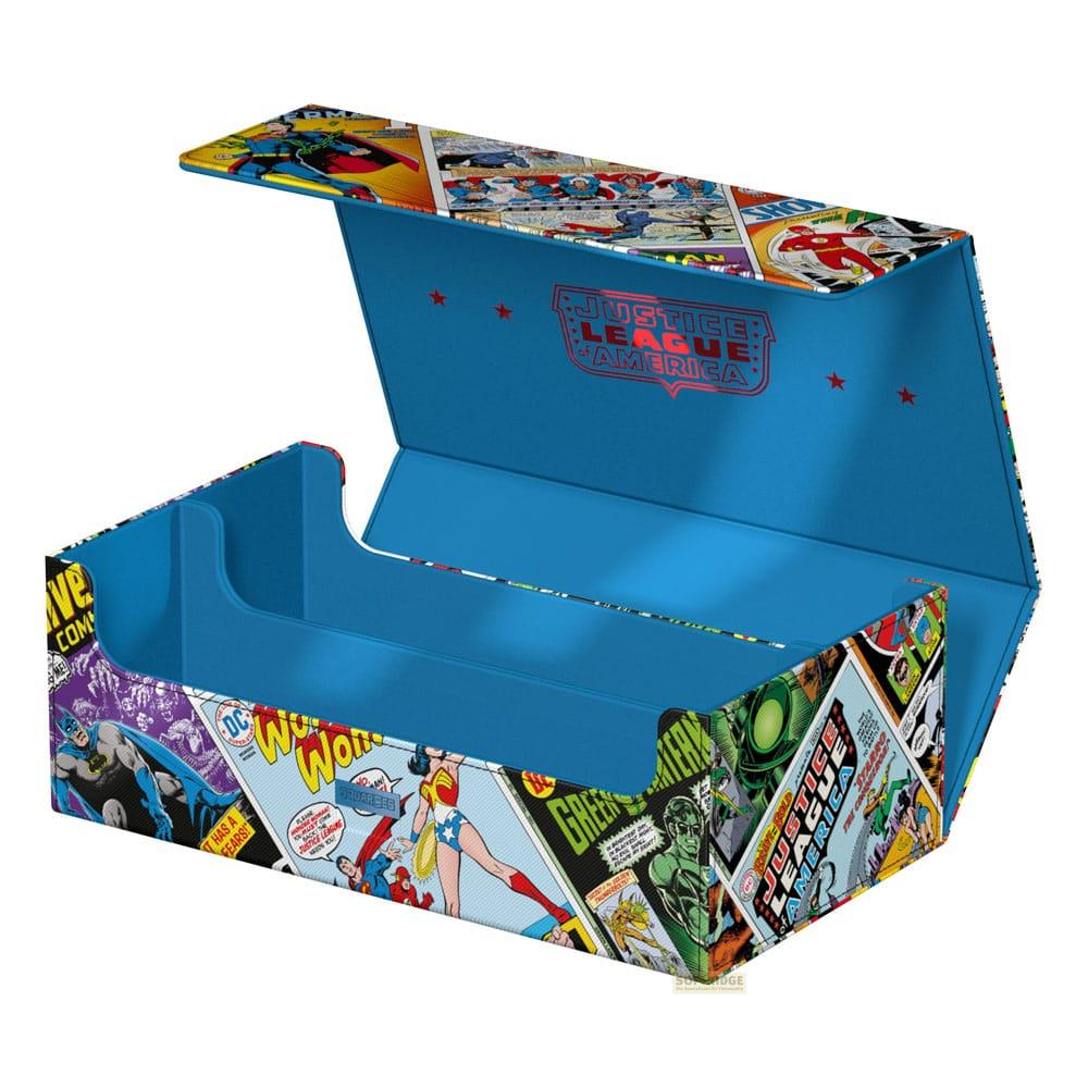 Une boîte bleue Justice League of America avec art de bande dessinée.