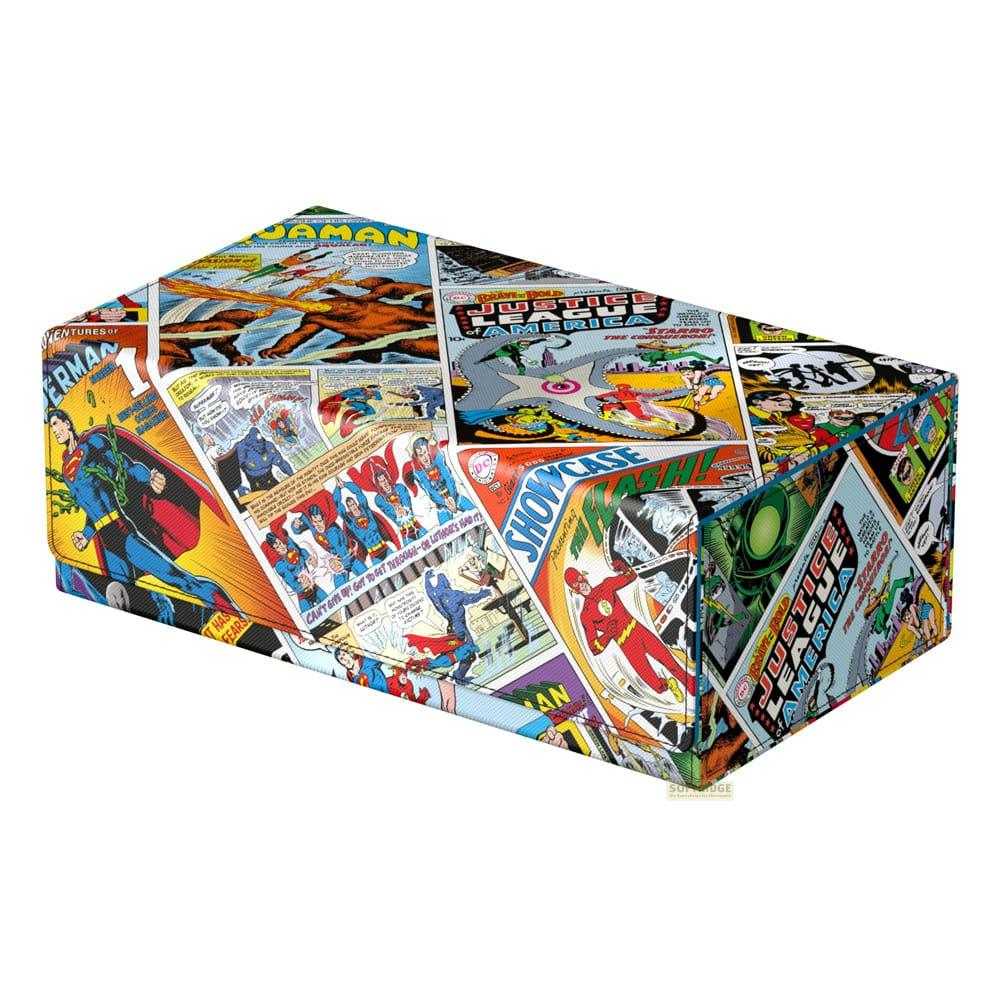 Un pouf de rangement avec des illustrations de bandes dessinées de Superman, Flash et Justice League.