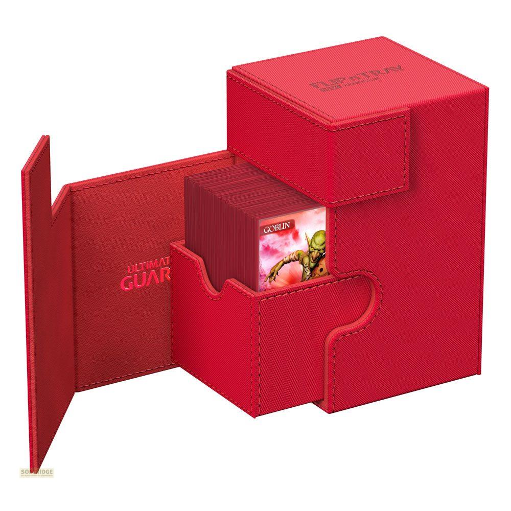 Portacarte rosso con patta aperta e mazzo di carte con goblin.