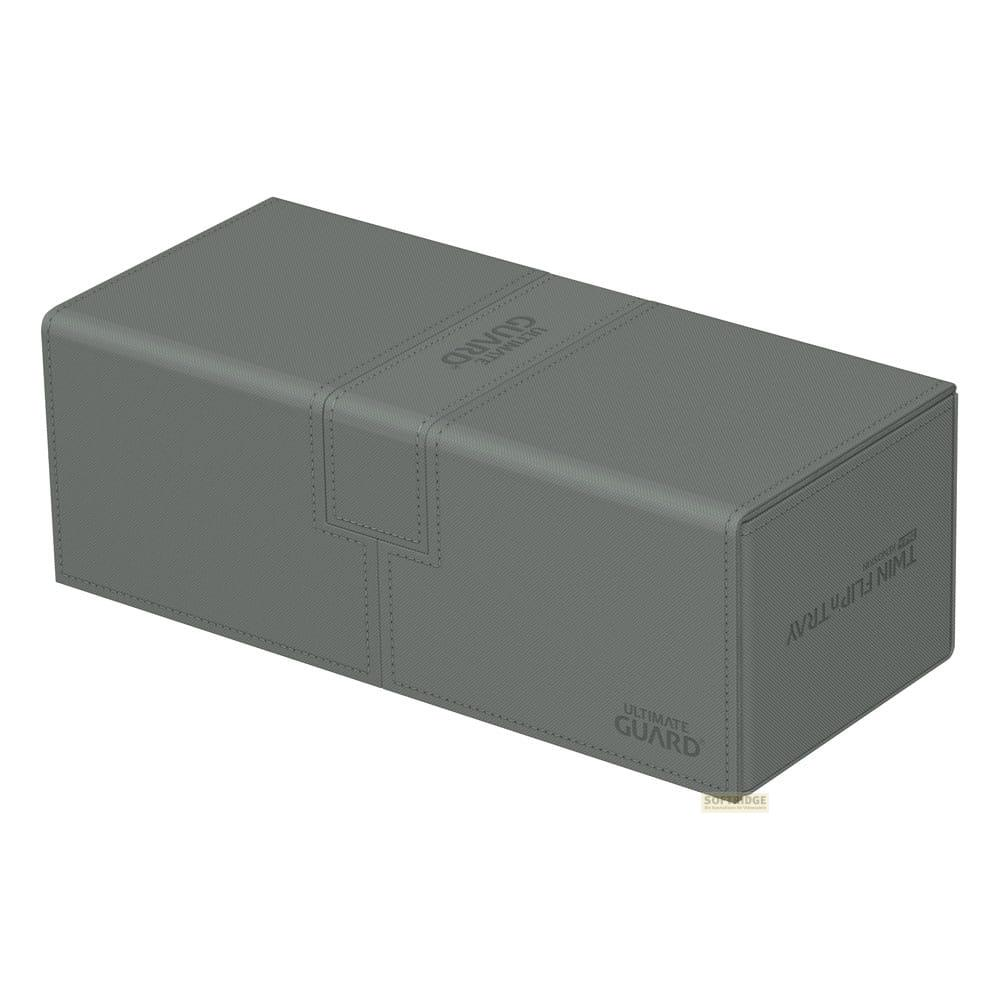 Eine graue Ultimate Guard Twin Flip Tray für Karten wird auf weißem Hintergrund gezeigt.