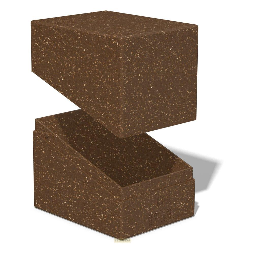 Un contenitore marrone con coperchio aperto, realizzato in materiale maculato.