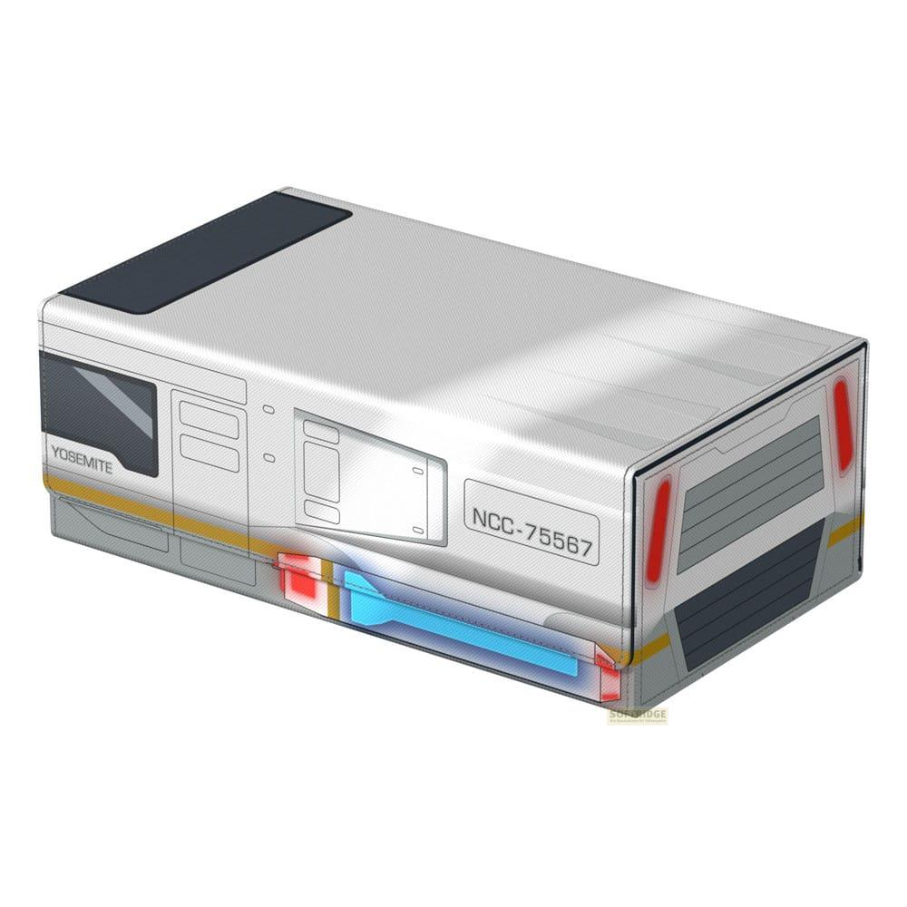 Un modulo di astronave bianco etichettato "Yosemite" e "NCC-75567".