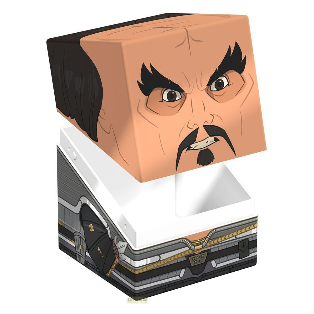 Un cubo aperto con una faccia, seduto su un altro cubo.