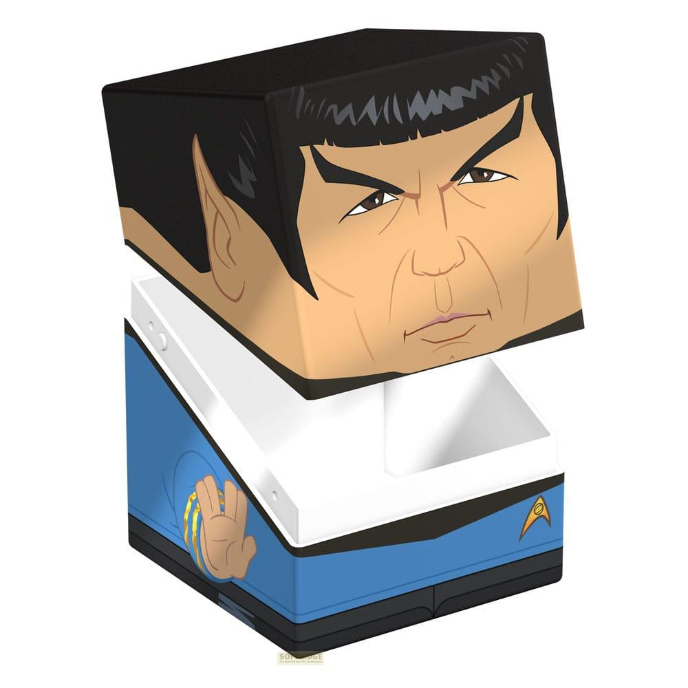 Un cubo con il volto di Spock in alto e la sua uniforme in basso. È visibile un gesto della mano.