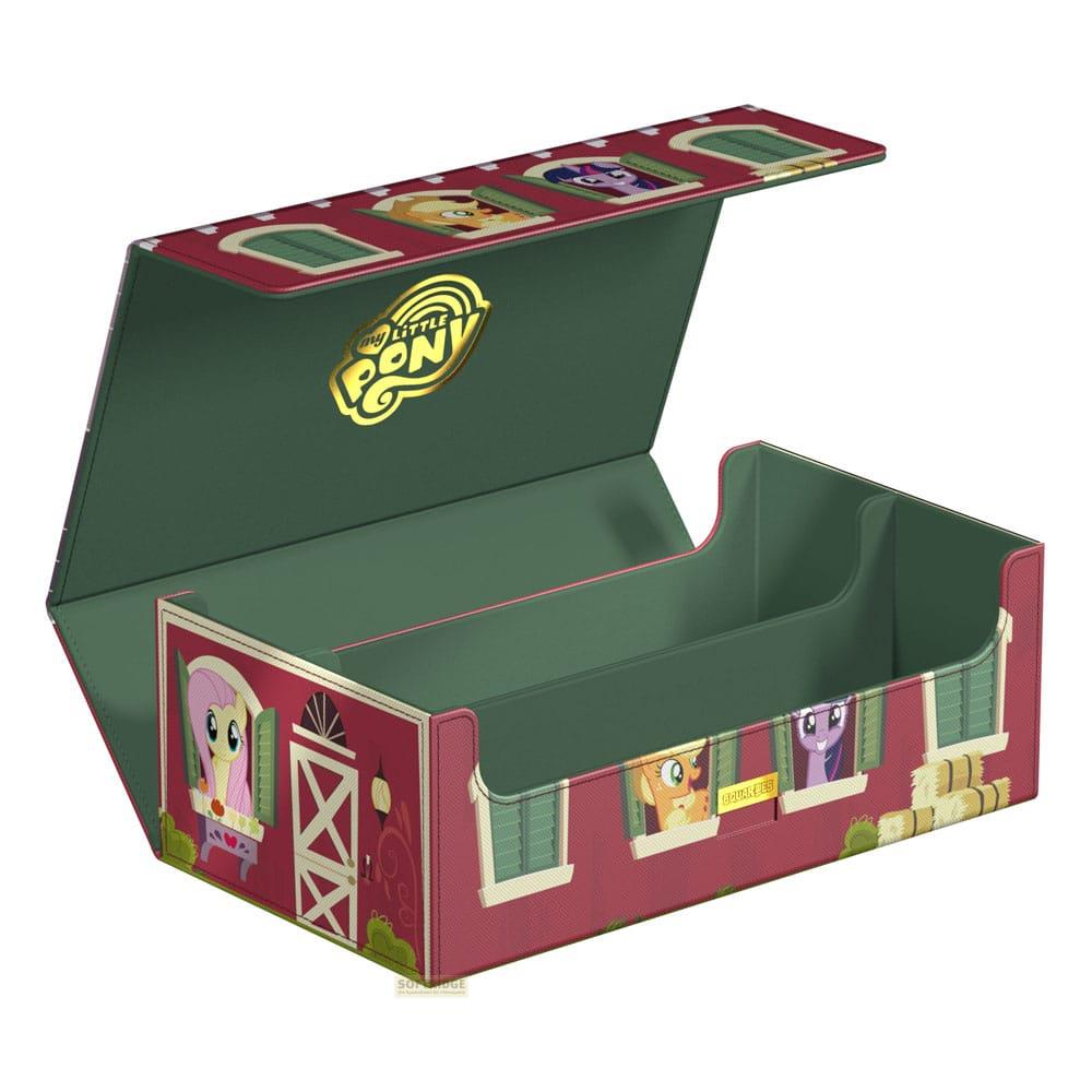 Boîte de rangement rouge My Little Pony à fenêtres vertes, ouverte.