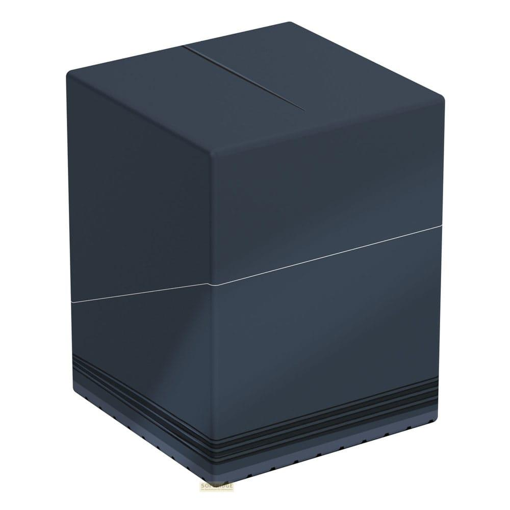 Cubo blu scuro con fessura in alto e scanalature in basso.