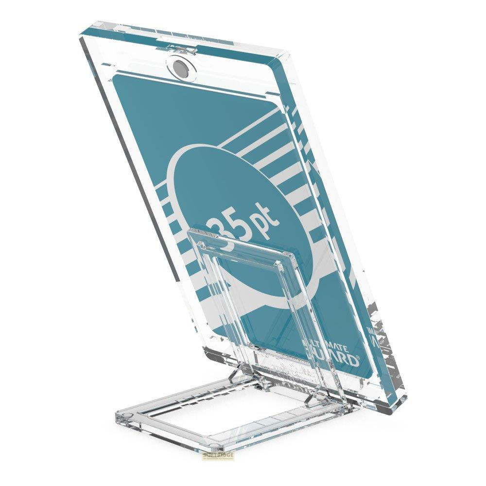 Un support transparent tient une carte avec "35pt" et logo "ULTIMATE GUARD".