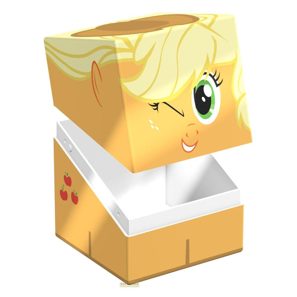 Une boîte orange ouverte à l'effigie d'Applejack de My Little Pony, qui fait un clin d'œil.